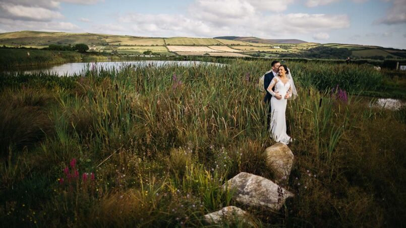 Booking Your Perfect Wedding at Sunset Lakes Isle of Man: A Dream Venue for an Unforgettable Celebration